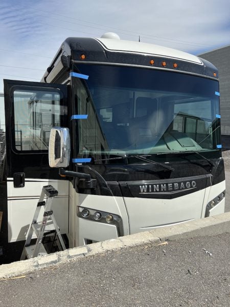 winnebago-rv-windshield replacement